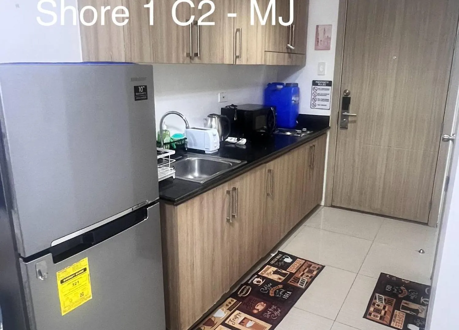 Shore Red Dot Abode - Shore Residences 1 C2 Manila